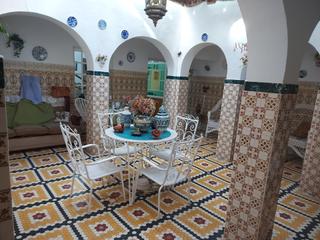 Maison à Alcolea. Casa en alcolea con patio, garaje y local comercial!!
