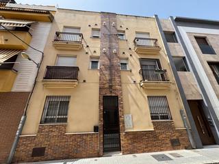 Piso en Sagunto - Edisol. Acogedor piso con terraza, patio de uso privado en zona sagunto