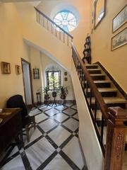 Casa en Sta. Marina - San Andrés - San Pablo - San Lorenzo. Casa en la plaza de san agustin !!