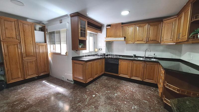 Foto d6ba408b-e23a-4235-805d-5a27a20e58fe. Piso luminoso piso con ascensor, terraza y plaza de aparcamiento en fátima !! en Córdoba
