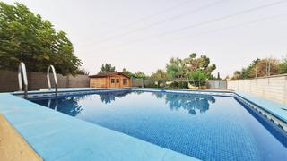 Bauernhof in Alcolea. Parcela de 1000m con huerto, piscina y vivienda independiente en