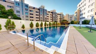 Appartement  Calle pintora maría blanchard. Piso junto a torre del agua con una gran terraza!!