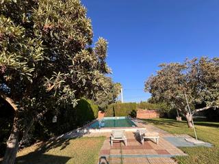 Chalet  Urbanizacion injertal de las cuevas. Casa hipotecable con parcela de 1548 m2 con piscina y apartament
