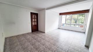 Pis a Fuensanta- Arcángel. Piso de 3 dormitorios con ascensor y patio compartido en fuensan