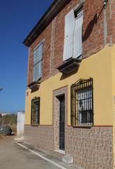 Masía en Alcolea. Vivienda para terminar de reformar con piscina en barriada de lo