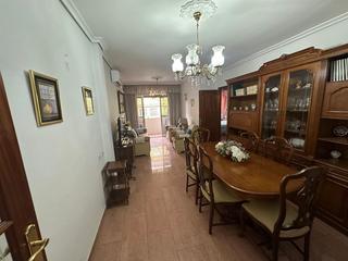 Appartement  Calle sagrada familia. Vivienda en la colonia de la paz, con ascensor !!