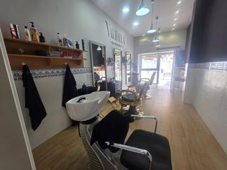 Location Local commercial à Huerta de la Reina - Trassierra. Local completamente preparado para funcionar como barbería !!