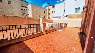 Pis a Sta. Marina - San Andrés - San Pablo - San Lorenzo. Piso de año 2.000 con terraza de 30 m2 y ascensor junto en avda