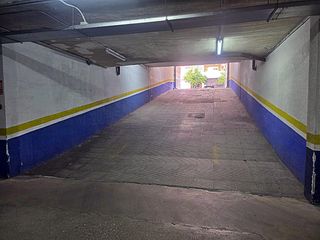 Aparcament cotxe a Tablero Bajo - Arruzafilla. Amplio garaje en arroyo del moro !!
