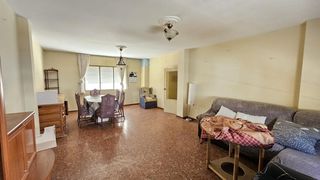 Casa in El Brillante -El Naranjo - El Tablero. Casa con cochera cerrada y local en el barrio naranjo !!