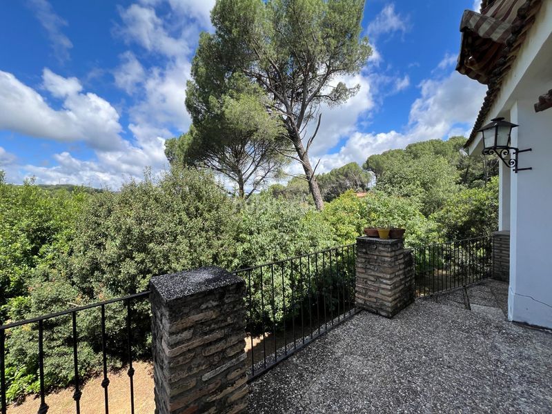 Foto 509814e5-1574-46cd-b967-40ff082e4484. Chalet  con piscina en trasierras!! en Santa Maria de Trassierra Córdoba
