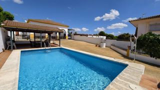 Chalet à Cerro Muriano. Chalet hipotecable en cerro muriano con piscina propia!!!