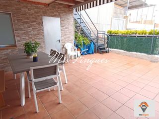 House  Calle jura. Casa seminueva junto a parc nord!!!!