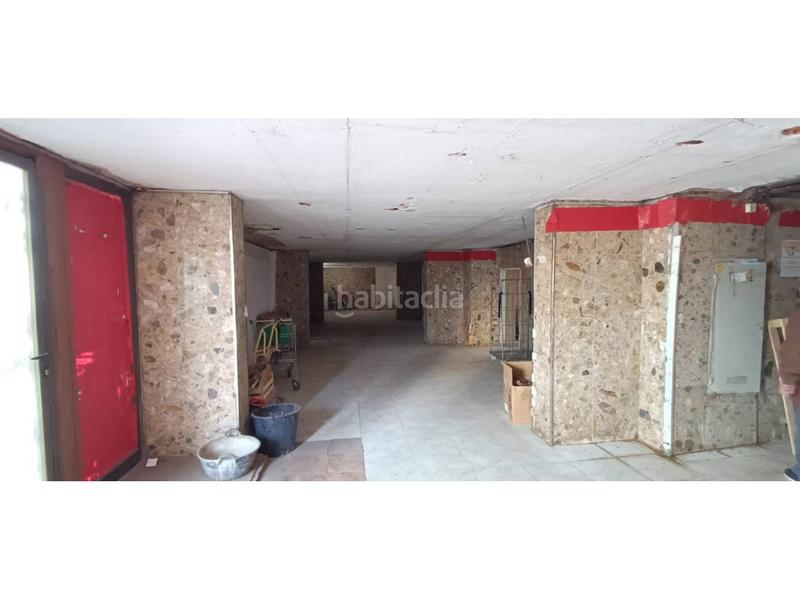 Foto 42801f8e-0e1a-4a91-b9cf-ced36a1dc1bb. Local comercial amplio local a pie de calle!! en Can Deu Sabadell