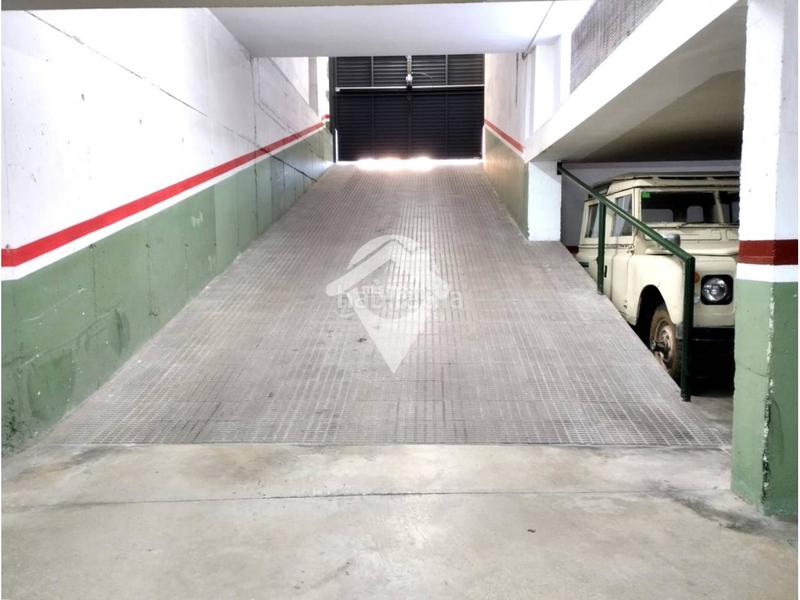 Foto 5170ab11-2bb1-4022-8788-9d672a740b8f. Autoparkplatz in Centre Sant Quirze del Vallès