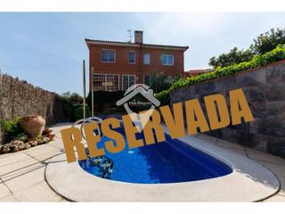 Casa  Onze de setembre. Fantastica casa cantonera en venta en el centro de sant quirze d