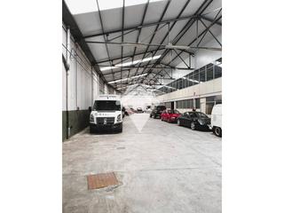 Nau industrial a Gràcia. Venta de dos naves pareadas en barrio graciasabadell