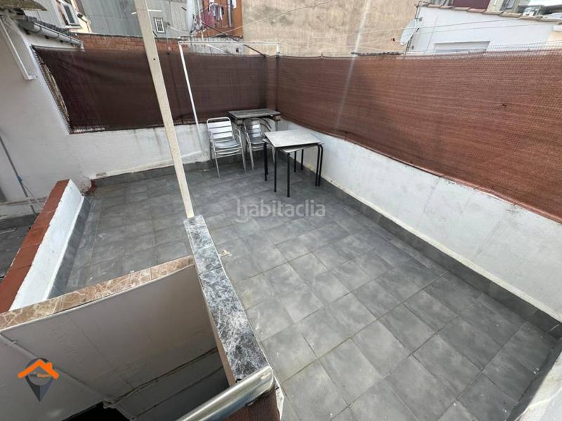 Foto a5a0a271-ba4b-453d-92a4-80c1af215120. Casa  en planta baja con patio y junto parc del nord en Sabadell