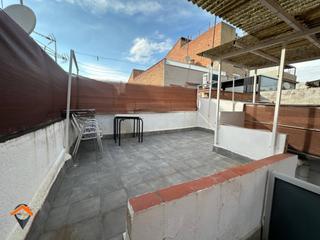 Maison  Vinhamala. Casa en planta baja con patio y junto parc del nord