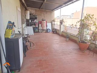 Pis  Priorat. Solo dos vecinos !!