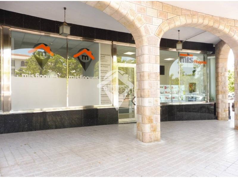 Foto 34ca25ec-a04e-448f-aa3d-48b846a43575. Traspàs local comercial a Eixample Sabadell