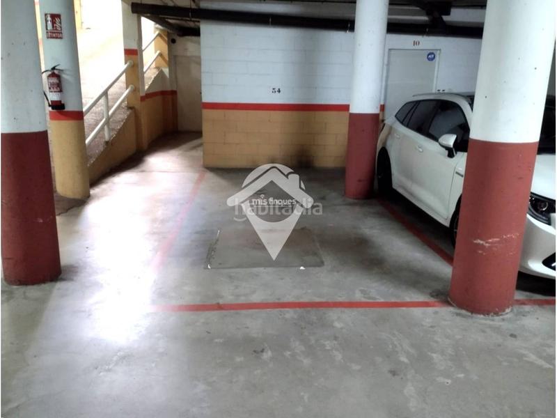 Foto a089d849-f285-4235-b922-2d800b8bb7d9. Parking voiture dans Mas Duran Sant Quirze del Vallès