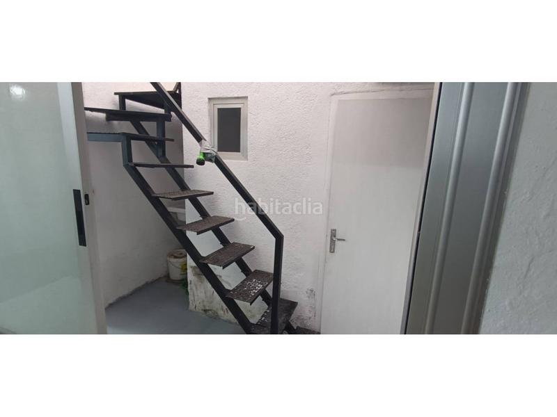 Foto 7d46543f-eef3-4aa7-b59e-4d79fb33ee7c. Local comercial local diafano posibilidad de cambio de uso!! en Sabadell