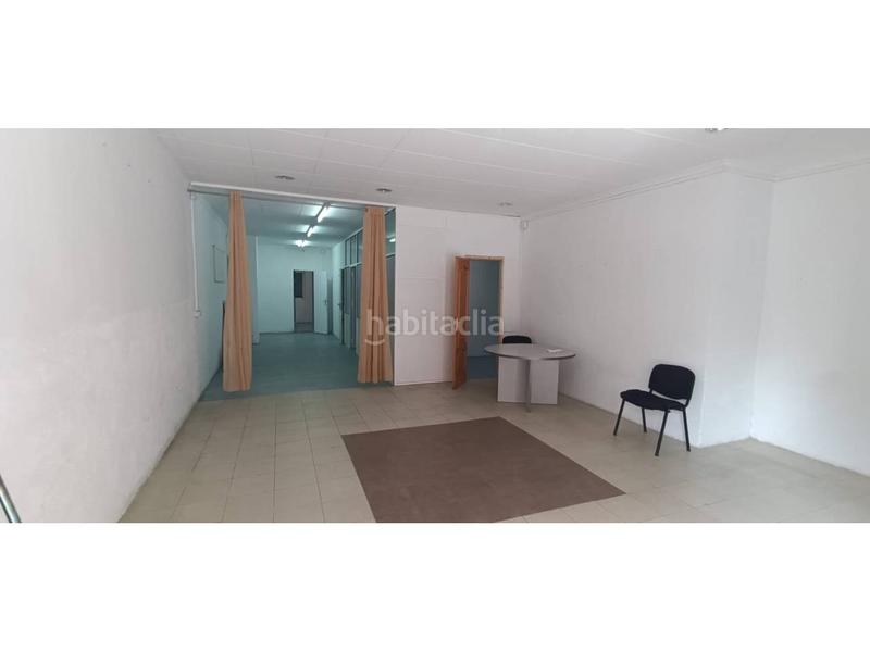 Foto e638adbd-527f-4f0c-badb-af4590409e4f. Local comercial local diafano posibilidad de cambio de uso!! en Sabadell