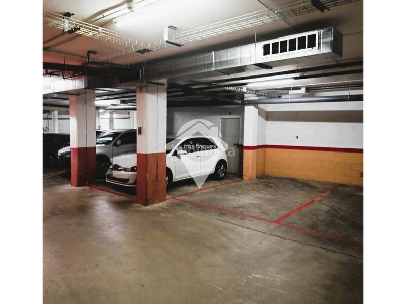 Foto 72cb6c2a-5427-41b0-9dbc-32bd77eda6b8. Autoparkplatz in Mas Duran Sant Quirze del Vallès