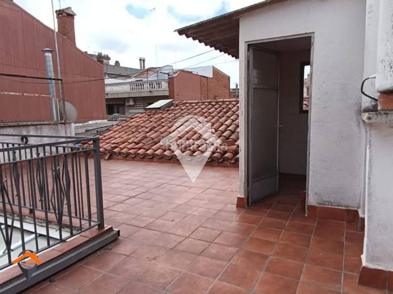 Foto 9f2fcfc9-e846-4ea3-980e-9ab3c5c6cff8. Casa  para reformar, ideal 2 familias en Ca n'Oriac Sabadell
