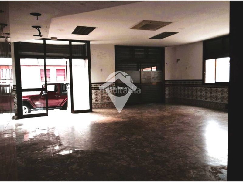 Foto aed377e5-ad27-4102-9300-cdea63bf93cf. Local comercial a Les Arenes - La Grípia - Can Montllor Terrassa