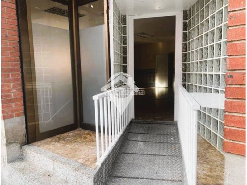 Foto bc32ac5c-033f-4875-80bb-7867e174596e. Local comercial a Les Arenes - La Grípia - Can Montllor Terrassa