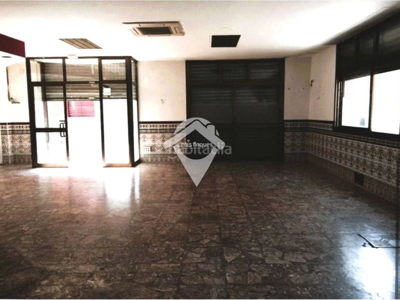 Foto bfe5031f-4802-43a4-9669-f017f292ec28. Local comercial a Les Arenes - La Grípia - Can Montllor Terrassa