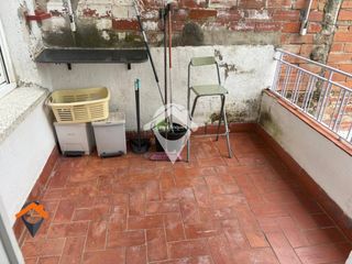 Casa  Calle ripoll�s. Amplia casa en calle tranquila con patio y terraza