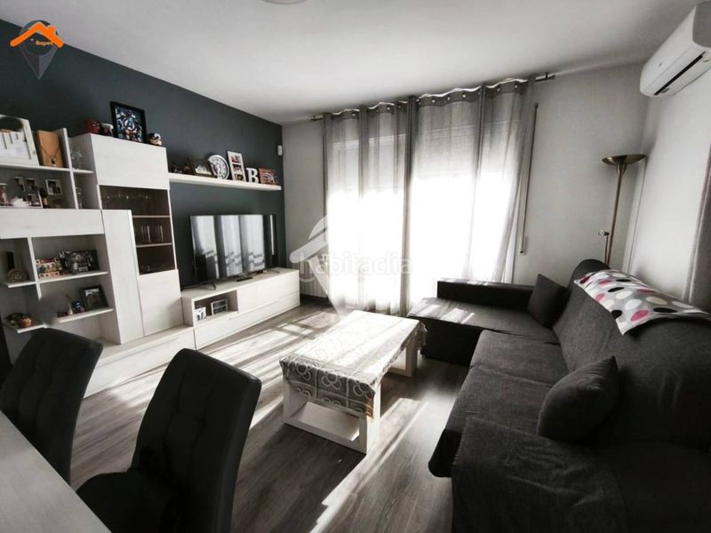 Foto 4e594ec5-b8f2-43fb-9293-067ce6c4b6cc. Pis amb calefacció aparcament a Eixample Sabadell