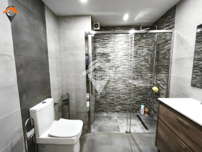 Foto 53df25ed-5da2-4659-9d04-32d58b2d2704. Pis amb calefacció aparcament a Eixample Sabadell