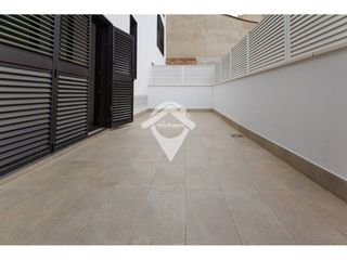 Pis  Avenida pau casals. Bajos con patio obra nueva acabada en venta sant quirze del vall
