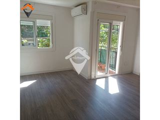Flat  Carretera terrassa. Piso exterior y todo reformado con balcon