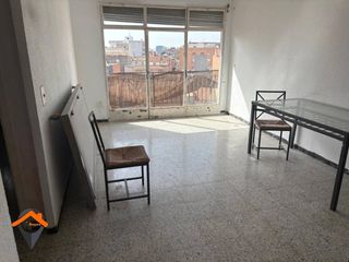 Flat  Calle salenques. Piso a reformar junto avenida matadepera!!