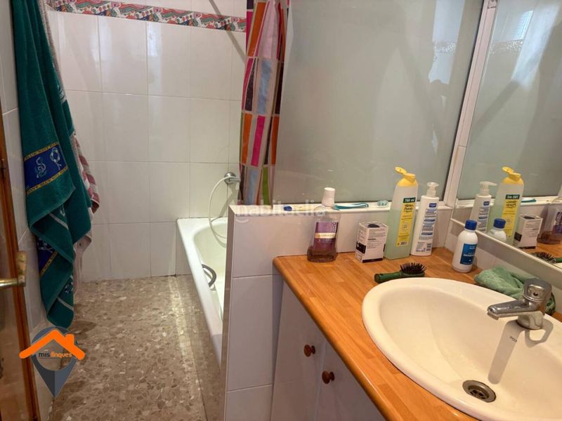 Foto f256d794-8754-4afb-b343-17b4f1d22201. Casa amb calefacció aparcament a Sentmenat