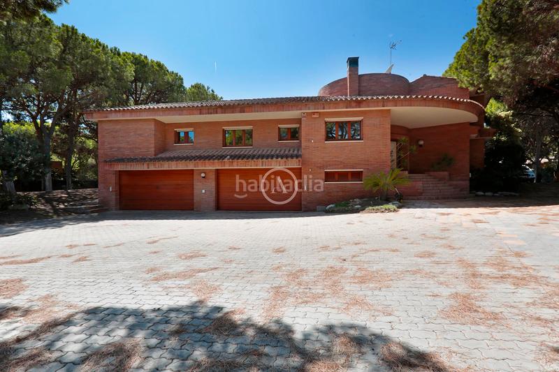 Foto 0e148c45-4ea7-4791-9400-fde22279e6b8. Chalet exclusiva propiedad en la mejor zona mar a escasos metros del mar. en Gavà
