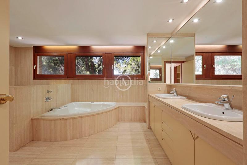 Foto d331753e-996f-460d-9455-c6753c3ec0fe. Chalet exclusiva propiedad en la mejor zona mar a escasos metros del mar. en Gavà