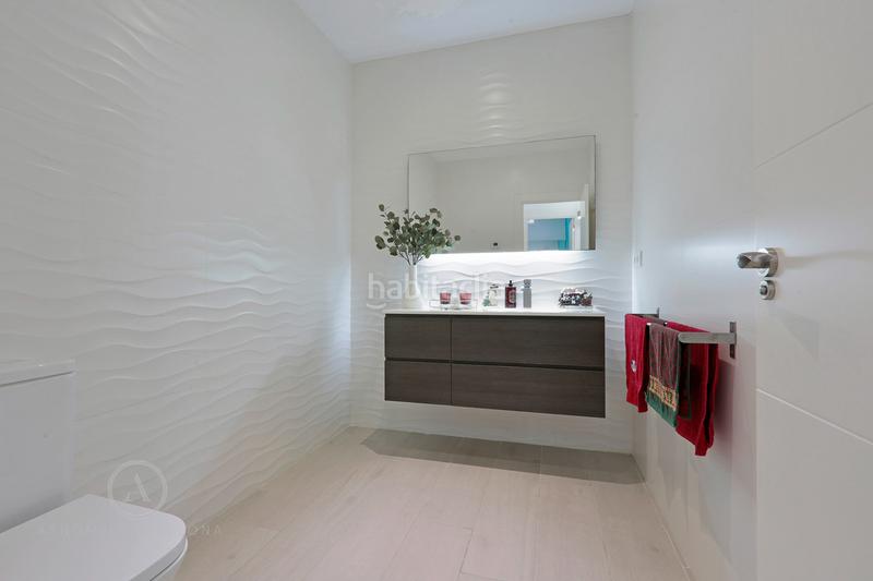 Foto 059b2878-ff65-45d1-88a5-44baddcd6561. Casa con camino piscina in Bellamar Castelldefels