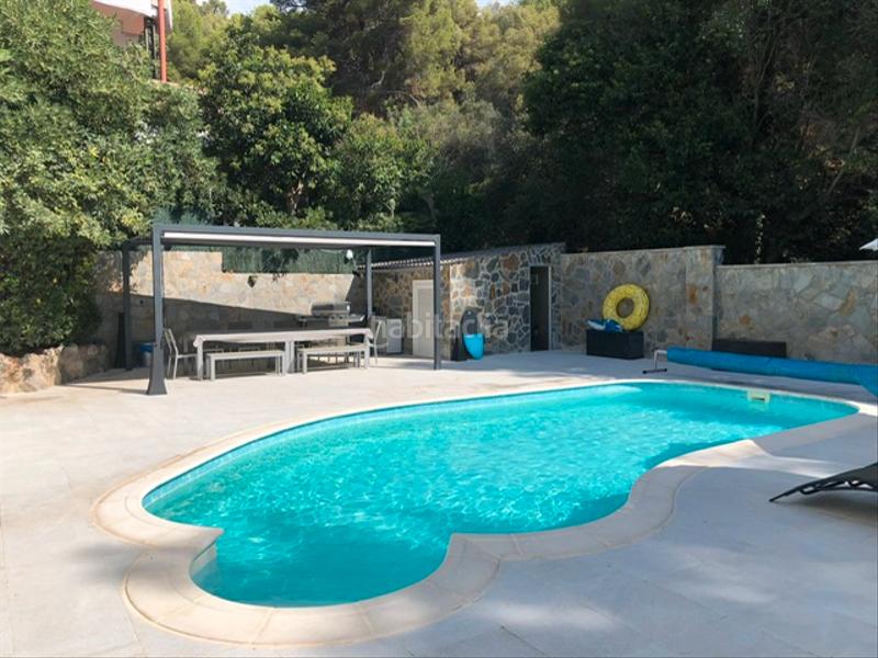 Foto 212f4c98-8814-4079-8df0-b4c5e868e9e6. Casa con camino piscina in Bellamar Castelldefels