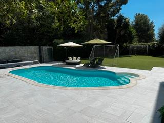 Maison à Bellamar. Casa reformada con piscina en – castelldefels