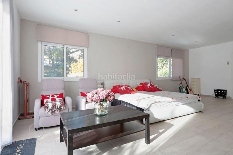 Foto 929b86df-7bb3-4192-a174-68c29b10be3b. Casa con camino piscina in Bellamar Castelldefels