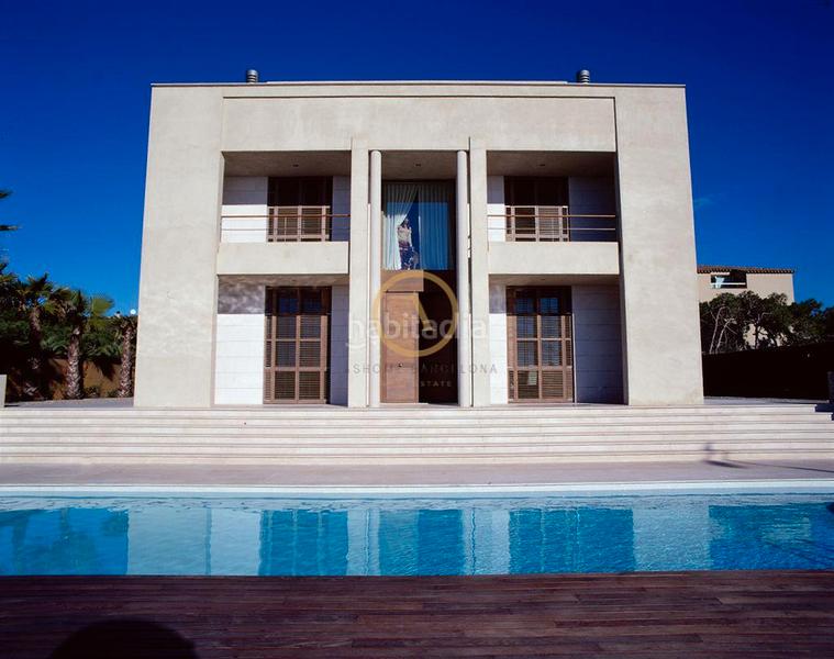 Foto e12ed10d-e9cb-4c00-a667-aecfb5d8cd62. Location maison avec cheminée chauffage parking piscine dans Gavà