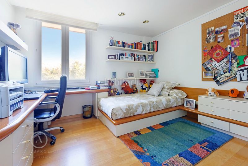 Foto d6a67979-b3db-494f-a3f0-7ea97c3d2290. Casa amb xemeneia calefacció aparcament piscina a Castelldefels