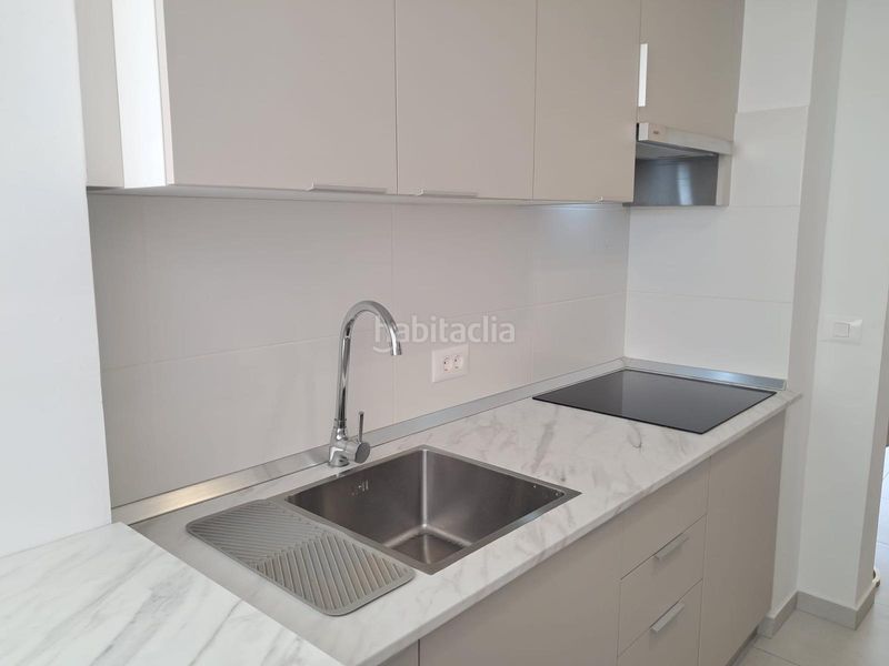 Foto 4cd88c0f-fd52-4444-998d-cc71ee1ca7fb. Piso en calle cataluña 2 en Torviscas Centro y Alto Adeje