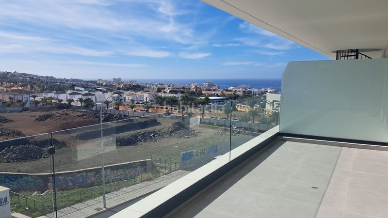 Foto 5be18eb1-79f3-484c-b031-7eb1e7d906a3. Àtic amb aparcament piscina a Playa Fañabé Alto Adeje